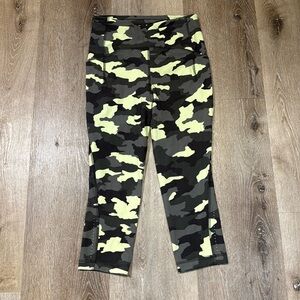 Lululemon Cropped Camo Patterned Leggings